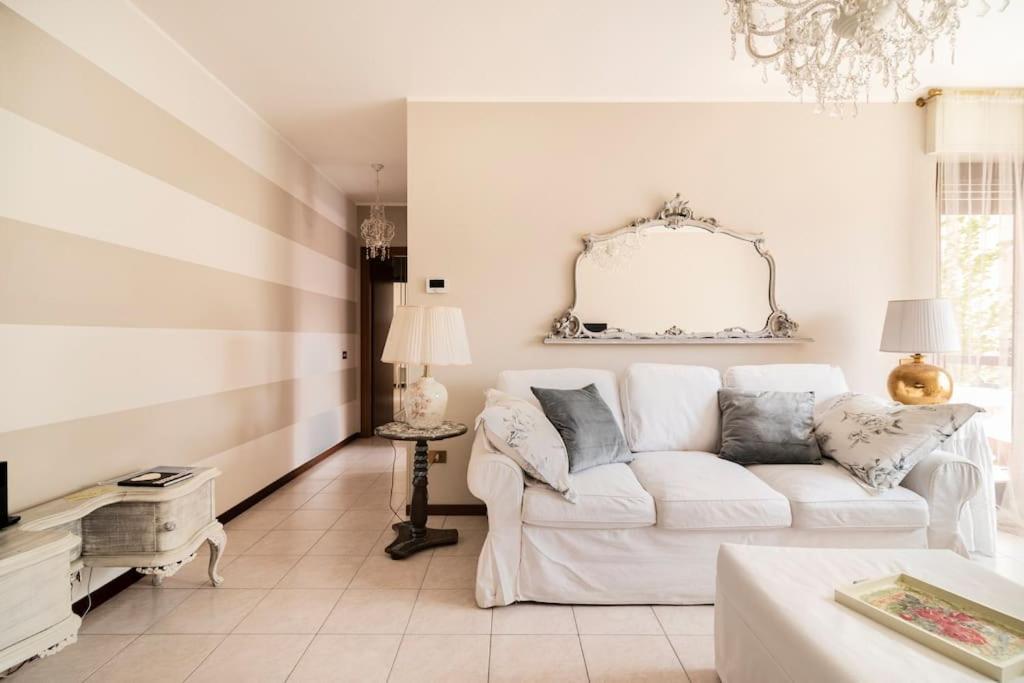 Fiorenza House Luisago Buitenkant foto