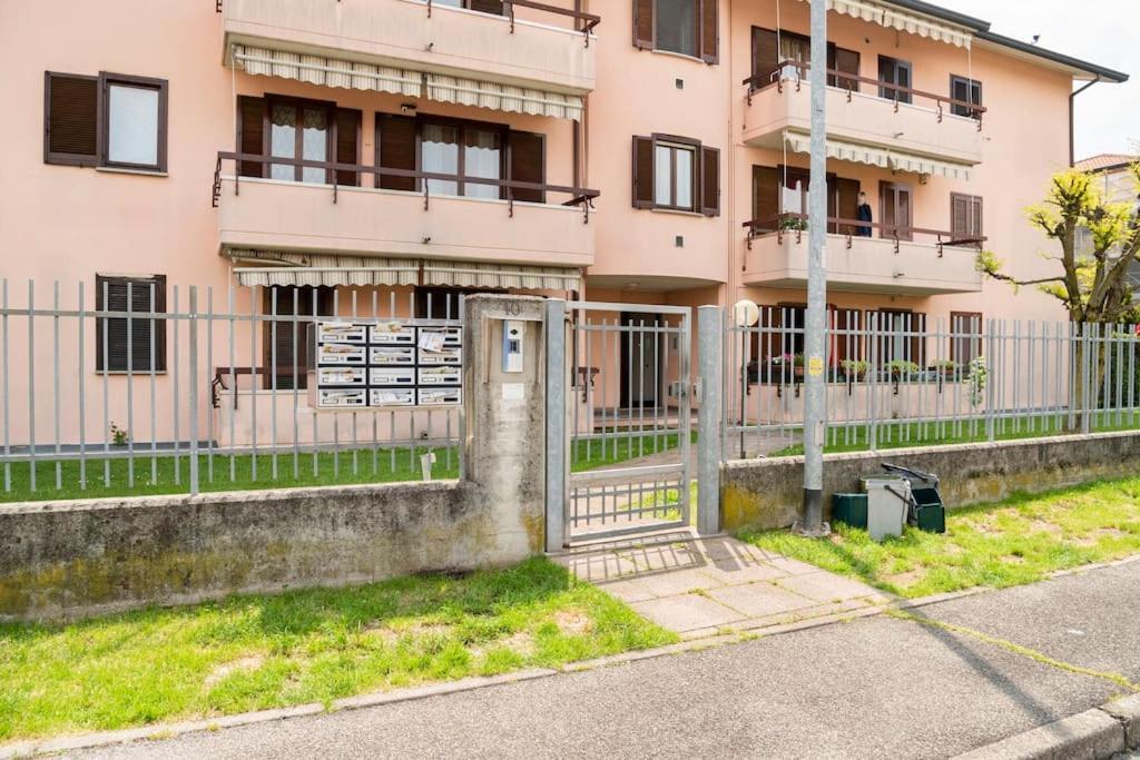 Fiorenza House Luisago Buitenkant foto